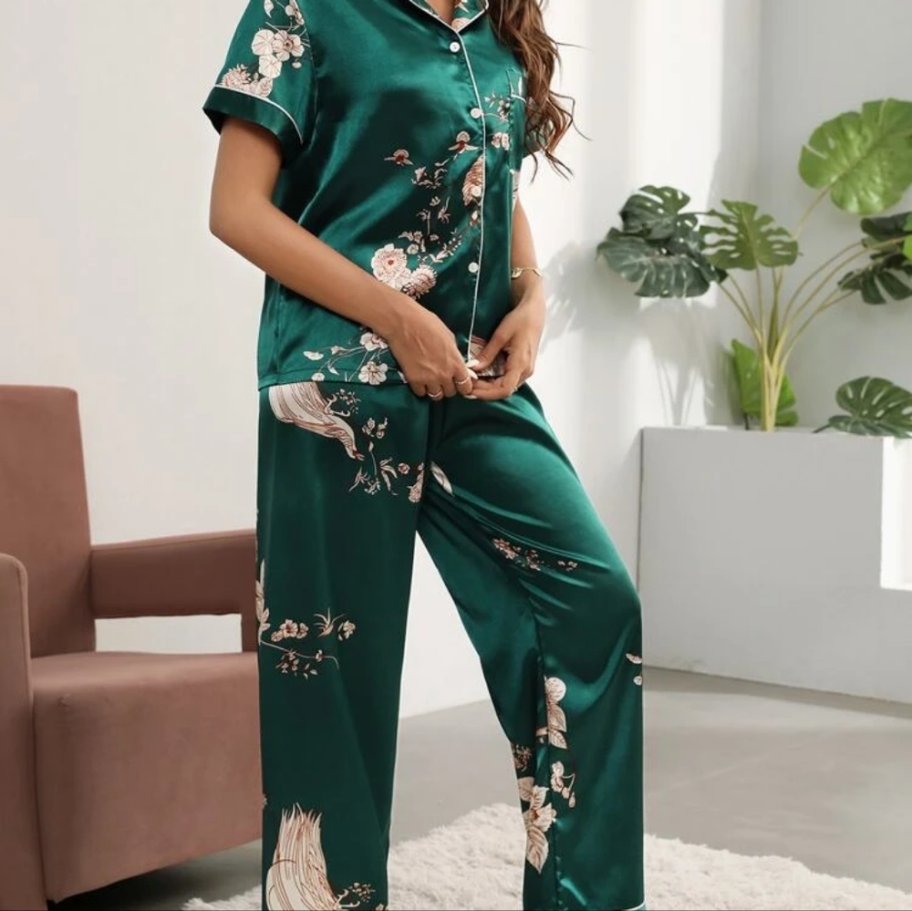 Shein Satin Pajamas M(6/8)